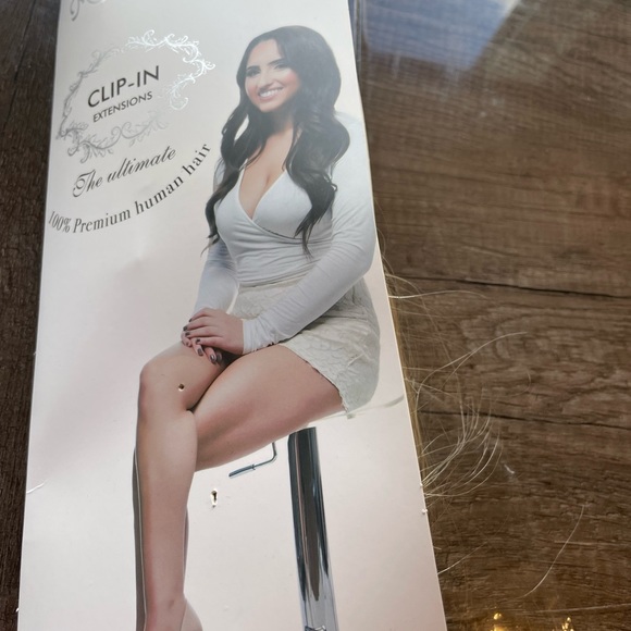 14 inch clip in hair extensions - Picture 3 of 6